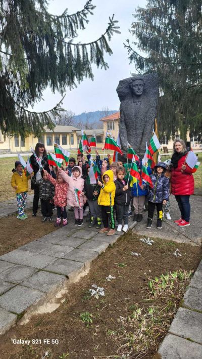 IMG B235ecfaf99e593381830e4b6df382a2 V